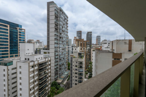 Image 32 - 1040248