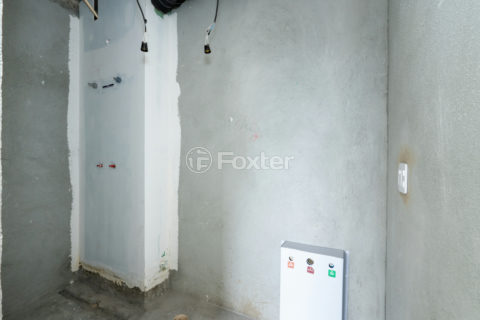Image 26 - 1040248