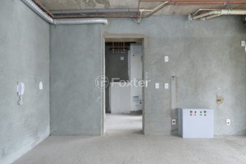 Image 22 - 1040248