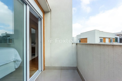 Image 27 - 1040249