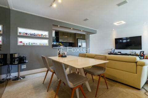 Image 12 - 1040254
