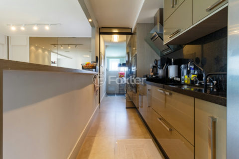 Image 27 - 1040254