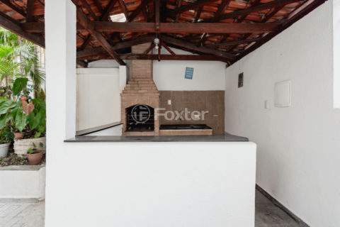 Image 34 - 1040255