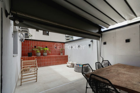 Image 27 - 1040255