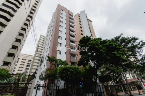 Image 38 - 1040255