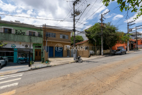 Image 38 - 1040256