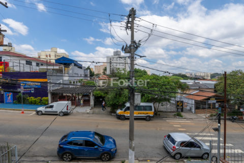 Image 32 - 1040256