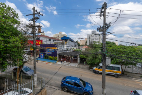 Image 33 - 1040256