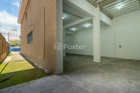Image 23 - 1040256