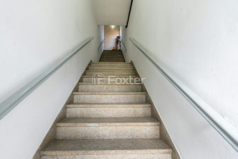 Image 7 - 1040256