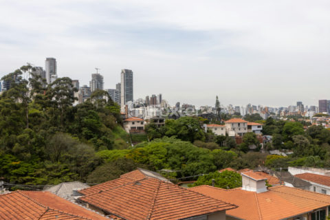Image 17 - 1040259