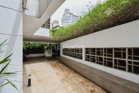 Image 11 - 1040261