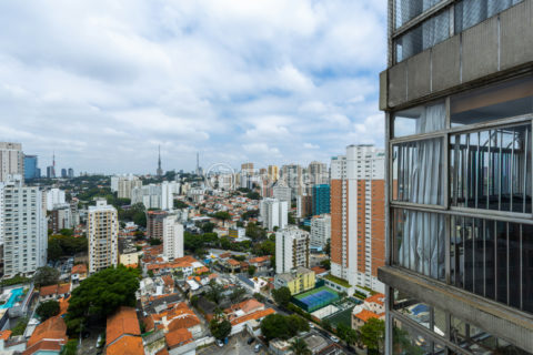 Image 10 - 1040262