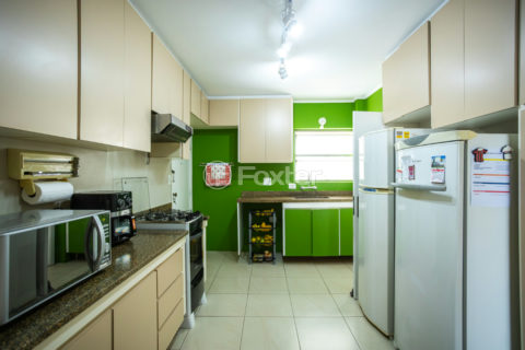 Image 17 - 1040262
