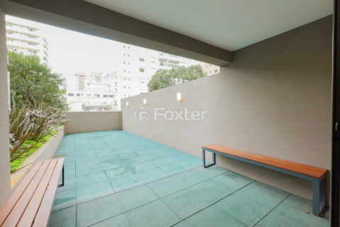 Image 27 - 1040264
