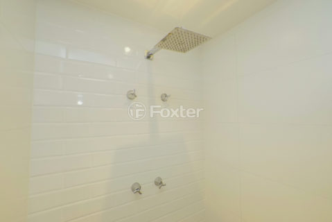 Image 21 - 1040264