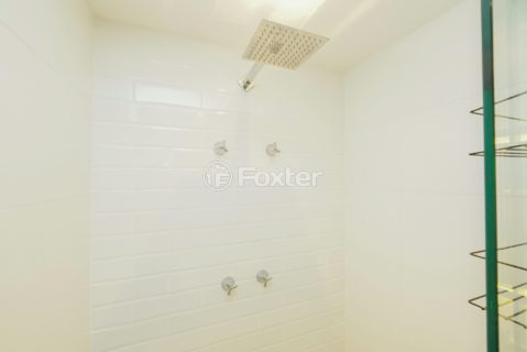 Image 21 - 1040269