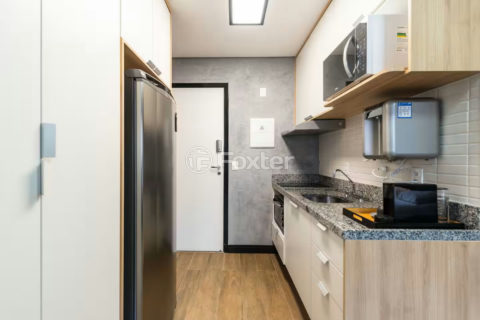 Image 21 - 1040274