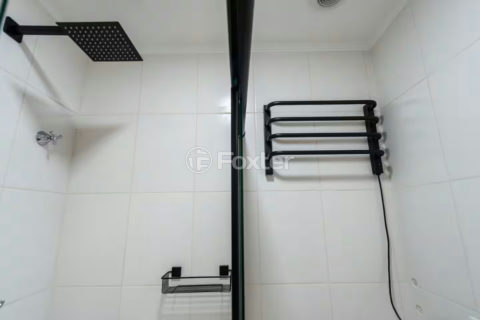 Image 19 - 1040274