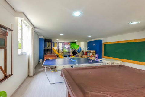 Image 38 - 1040275