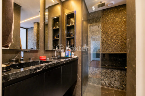 Image 41 - 1040276