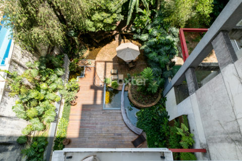 Image 11 - 1040276