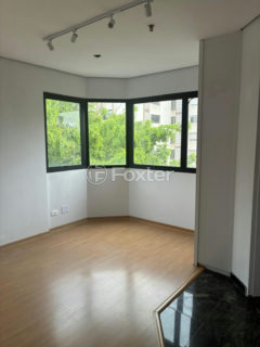 Image 7 - 1040279