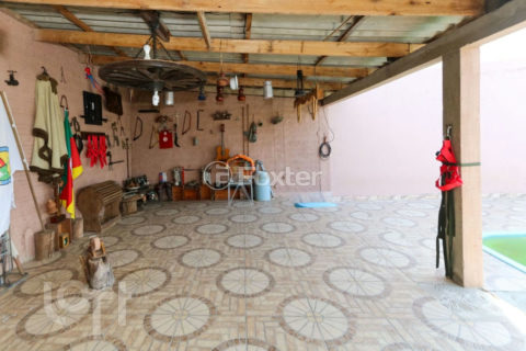 Image 7 - 1040297