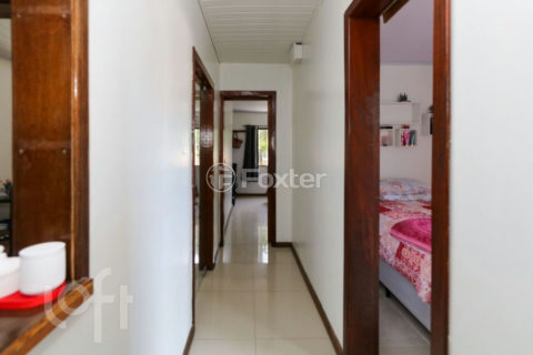 Image 37 - 1040297
