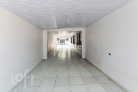 Image 11 - 1040297