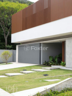 Image 7 - 1040300
