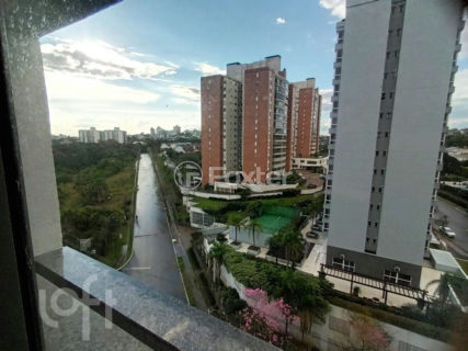Image 14 - 1040308