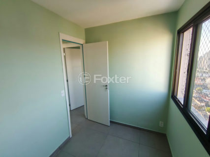 Image 4 - 1040315