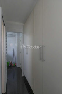 Image 34 - 1040335