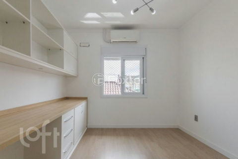 Image 26 - 1040344