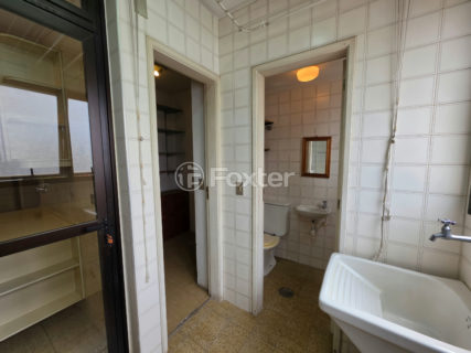 Image 8 - 1040348