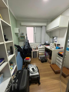 Image 10 - 1040352