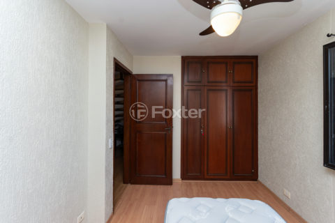 Image 32 - 1040374