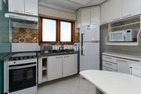 Image 9 - 1040374