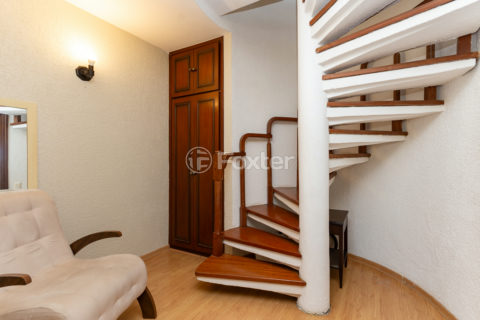 Image 35 - 1040374