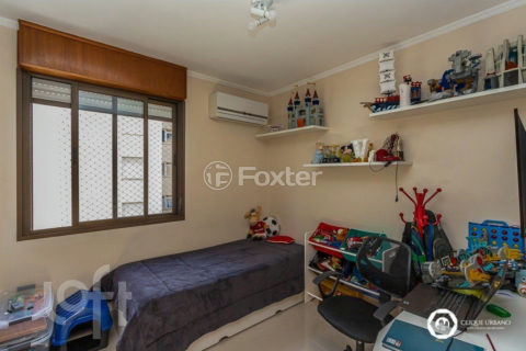 Image 7 - 1040380