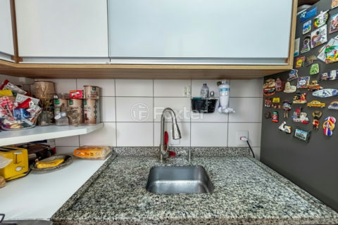 Image 21 - 1040442