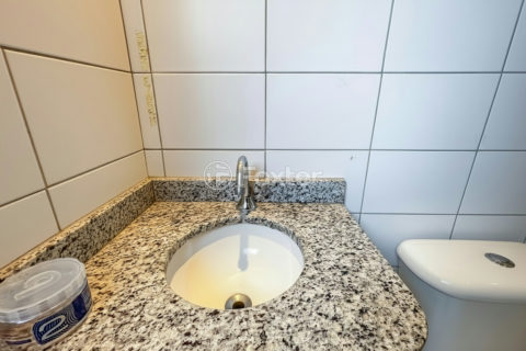 Image 22 - 1040442