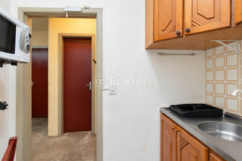 Image 37 - 1040444