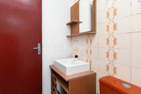 Image 30 - 1040444