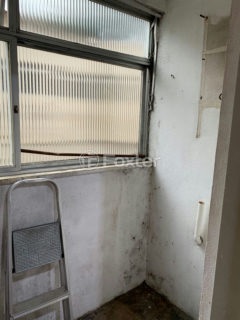 Image 10 - 1040444