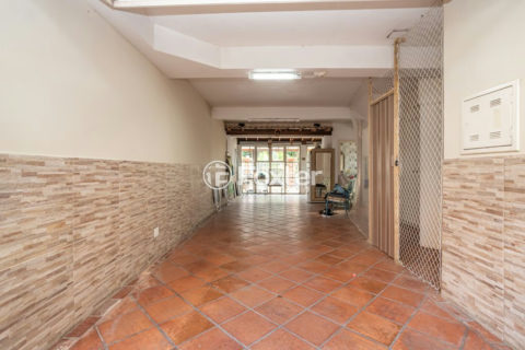 Image 38 - 1040479