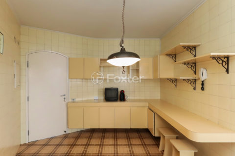 Image 31 - 1040504