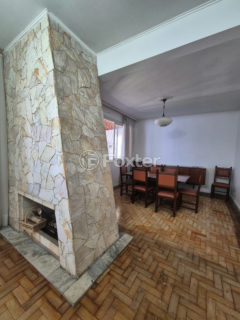 Image 2 - 1040572