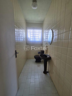Image 7 - 1040572